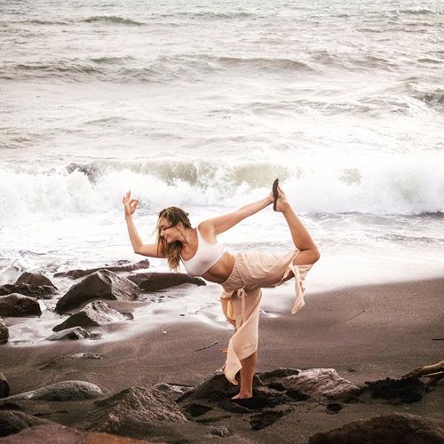 Yoga with Sara - Sara Setohy